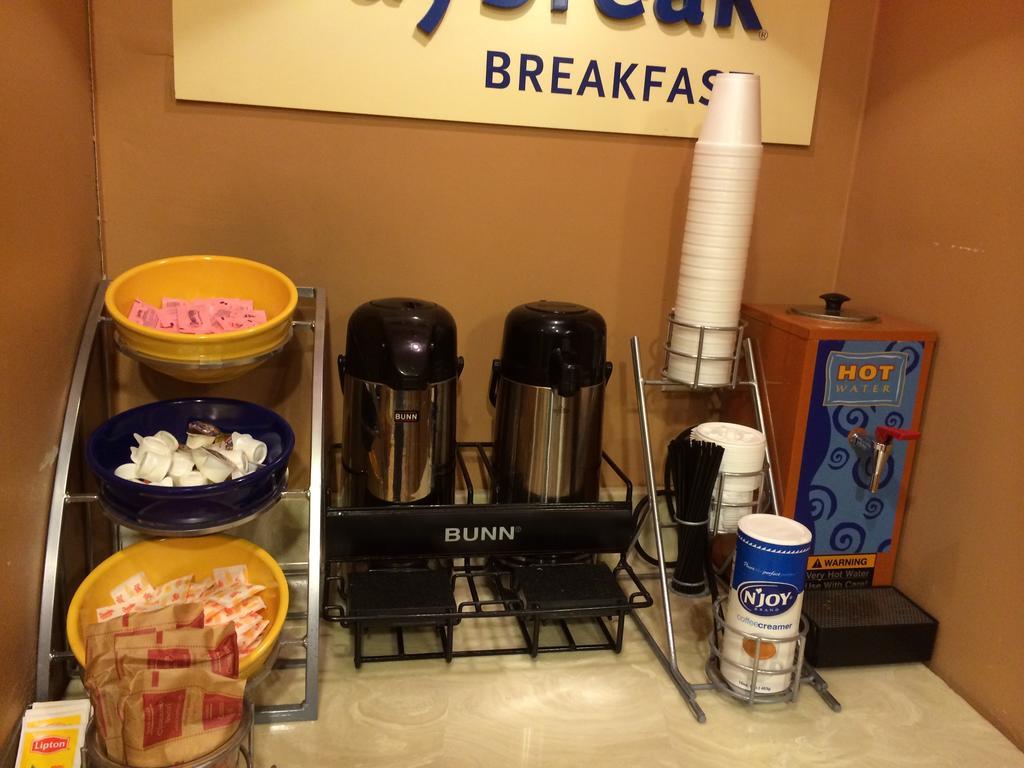 America Value Hotel 3*
